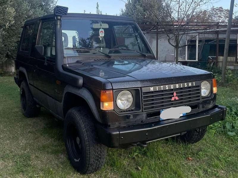 Usata Mitsubishi Pajero Top 114 CV (83 kW) 1988 Nero SUV