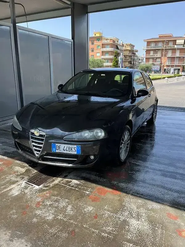 Usata Alfa Romeo 147 Distinctive 120 CV (88 kW) 2007 Utilitaria