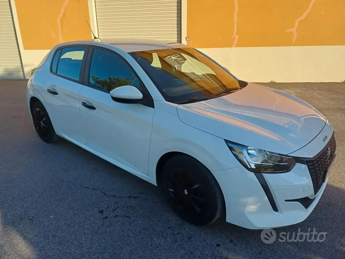 Usata Peugeot 208 Active 75 CV (55 kW) 2021 Bianco Utilitaria