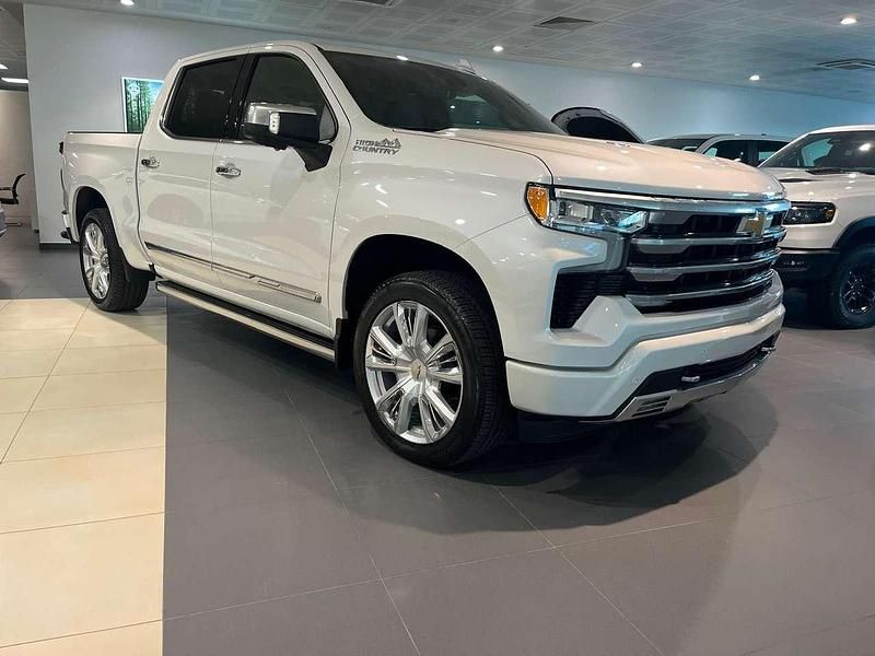 Nuova Chevrolet Silverado 420 CV (308 kW) 2025 Bianco SUV