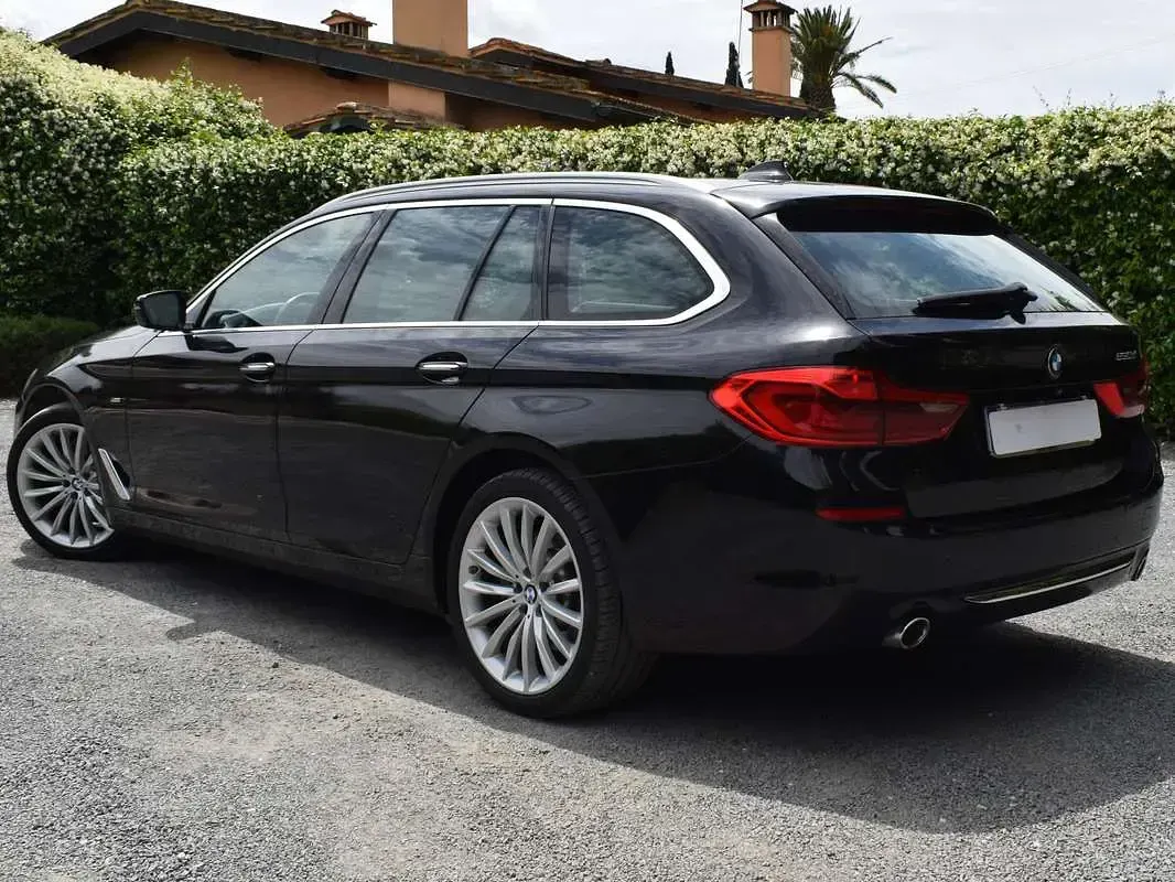 Usata BMW 520 Luxury Line 116 CV (85 kW) 2018 Nero Station wagon