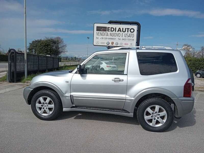 Usata Mitsubishi Pajero Intense 160 CV (117 kW) 2006 Argento SUV