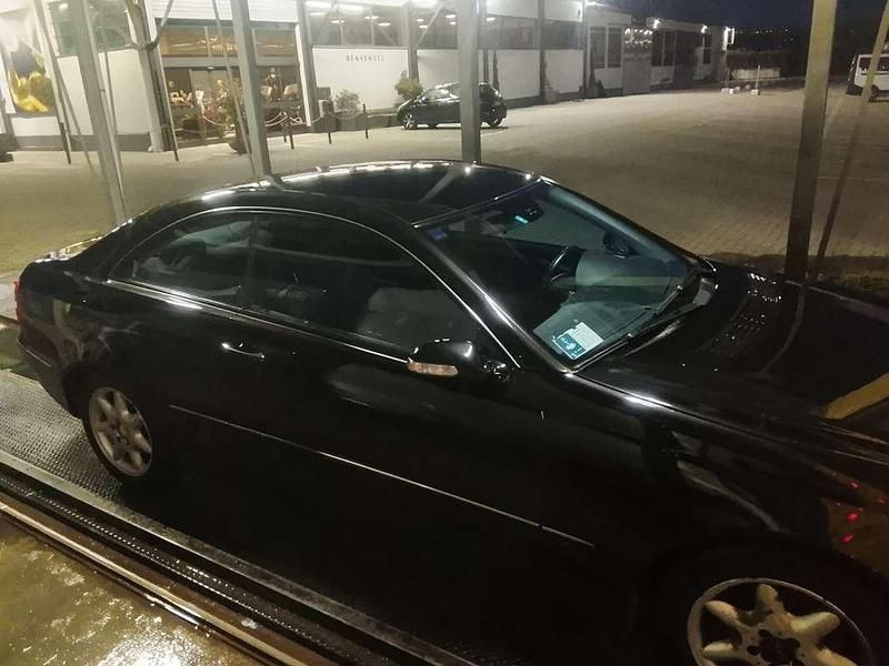 Usata Mercedes CLK270 Avantgarde 170 CV (125 kW) 2004 Blu/azzurro Coupé