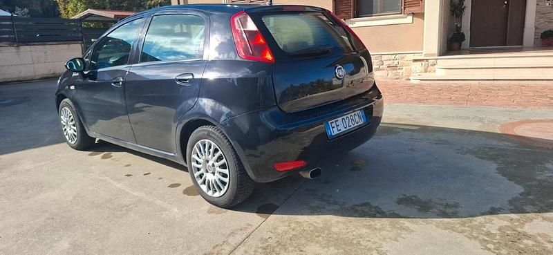 Usata Fiat Punto Street 69 CV (50 kW) 2016 Nero Berlina