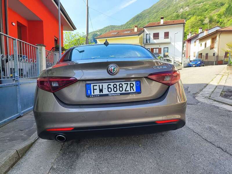 Usato 2019 Alfa Romeo Giulia 2.1 Diesel 160 CV (19.500 €)