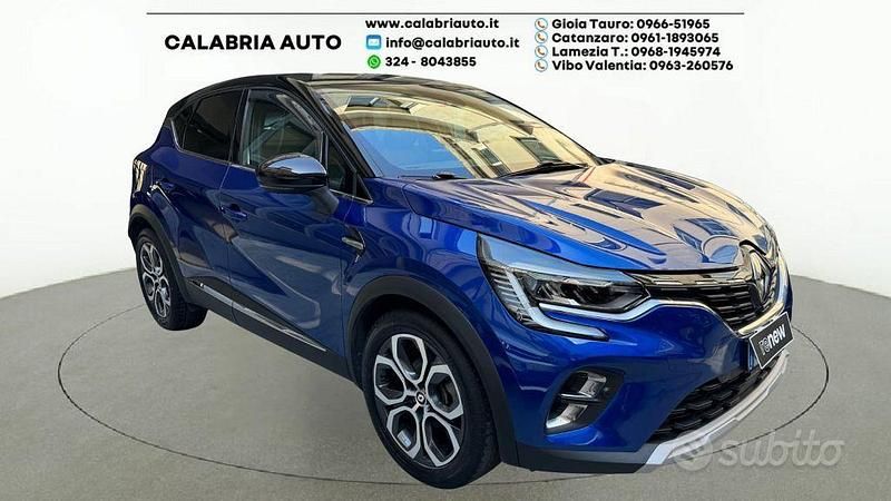 Usata Renault Captur Techno 145 CV (106 kW) 2022 Blu scuro SUV