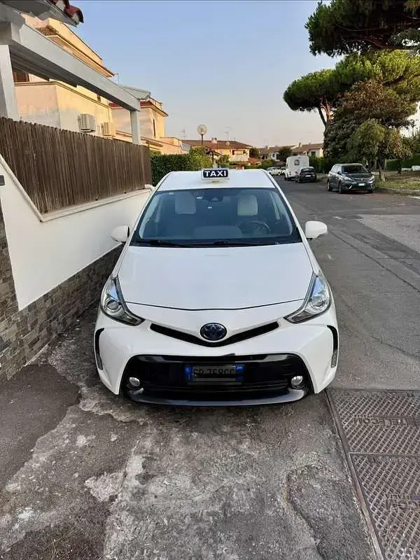Usata Toyota Prius+ Lounge 99 CV (72 kW) 2021 Monovolume