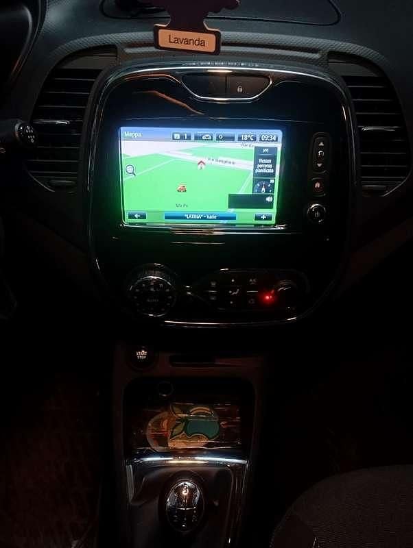 Usata Renault Captur Intens 90 CV (66 kW) 2015 Grigio SUV