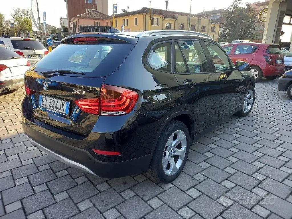 Usata BMW X1 143 CV (105 kW) 2015 Nero SUV