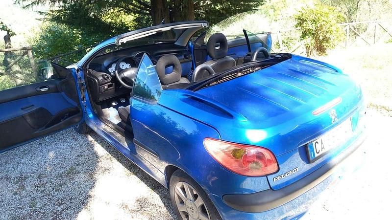 Usata Peugeot 206 CC Platinum 136 CV (100 kW) 2002 Cabrio
