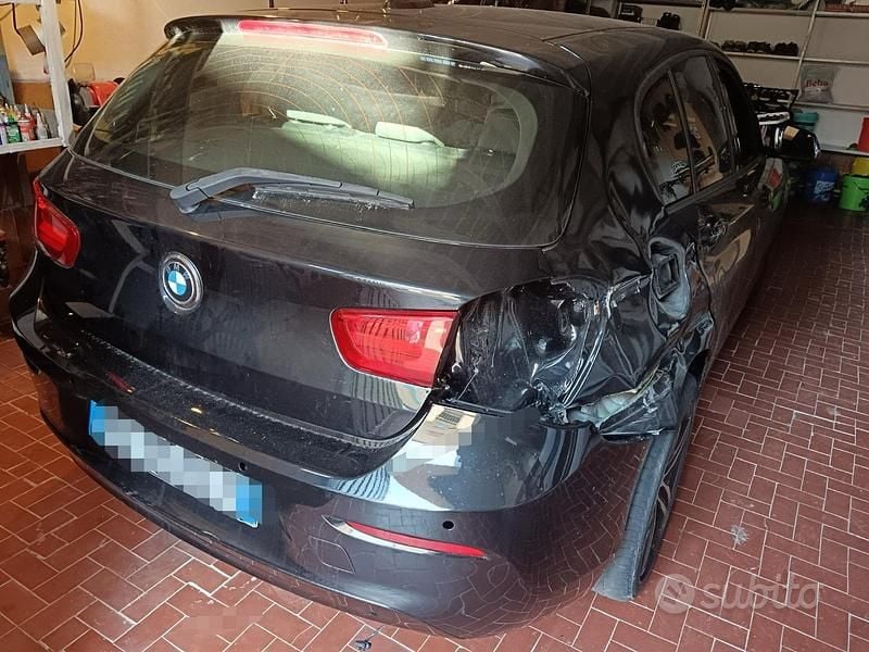 Usata BMW 116 Sport Line 2015 Nero Utilitaria