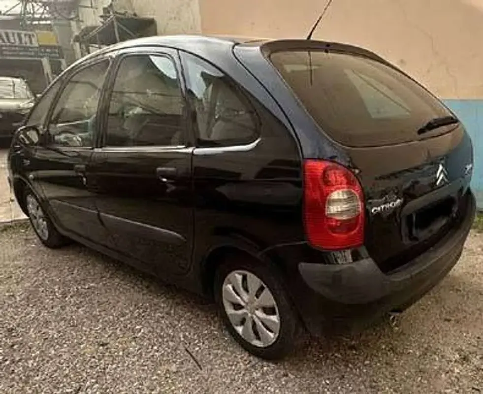 Usata Citroën Xsara Picasso 109 CV (80 kW) 2006 Nero Monovolume