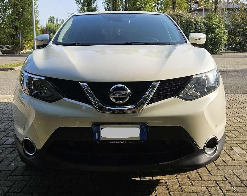 Usata Nissan Qashqai Tekna 131 CV (96 kW) 2016 Bianco SUV