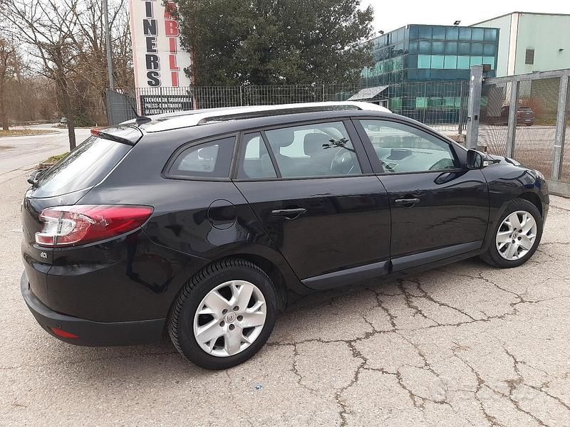 Usata Renault Mégane GrandTour 110 CV (80 kW) 2012 Nero Station wagon