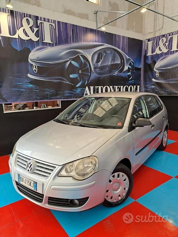Grigio Usata 2009 VW Polo United Tre volumi | 4500 € (Ottimo prezzo) - Immagine 1/4