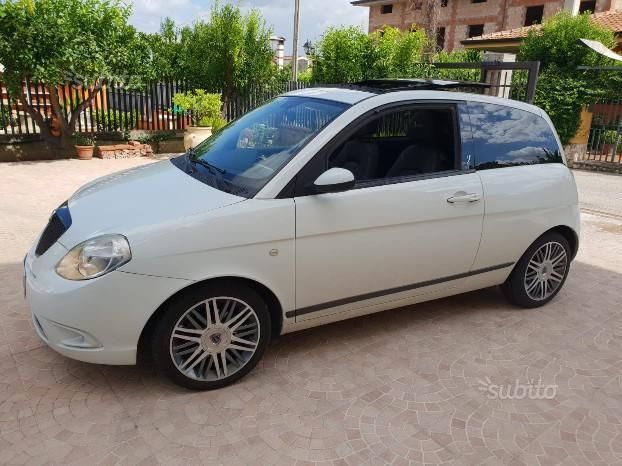 Venduto Lancia Ypsilon 2009 full momo. - auto usate in vendita