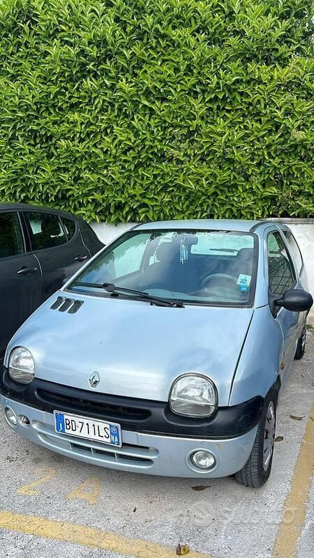 Usata 1999 Renault Twingo Due volumi | 900 € (Ottimo prezzo) - Immagine 1/4
