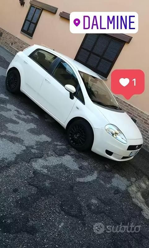 Usata Fiat Grande Punto 65 CV (47 kW) 2007 Bianco Utilitaria