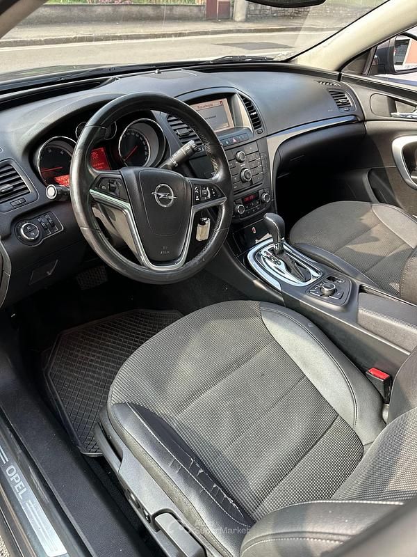 Usata Opel Insignia Cosmo 160 CV (117 kW) 2012 Gray Station wagon