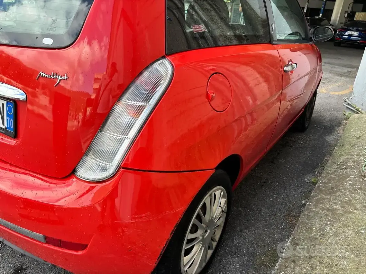 Usata Lancia Ypsilon 75 CV (55 kW) 2007 Arancione Utilitaria