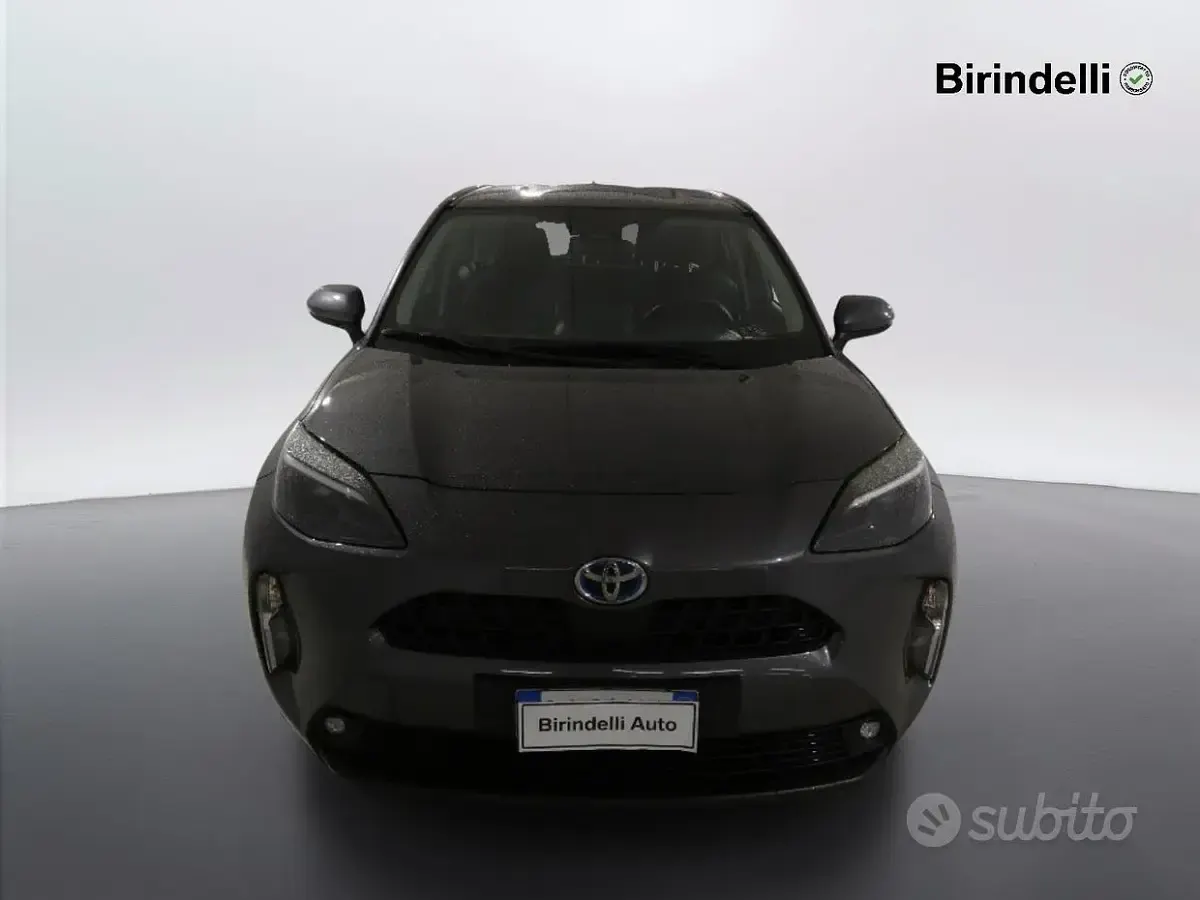 Usata Toyota Yaris Cross Active 92 CV (67 kW) 2022 Grigio SUV