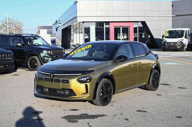 Nuova Lancia Ypsilon 101 CV (74 kW) 2025 Oro Utilitaria