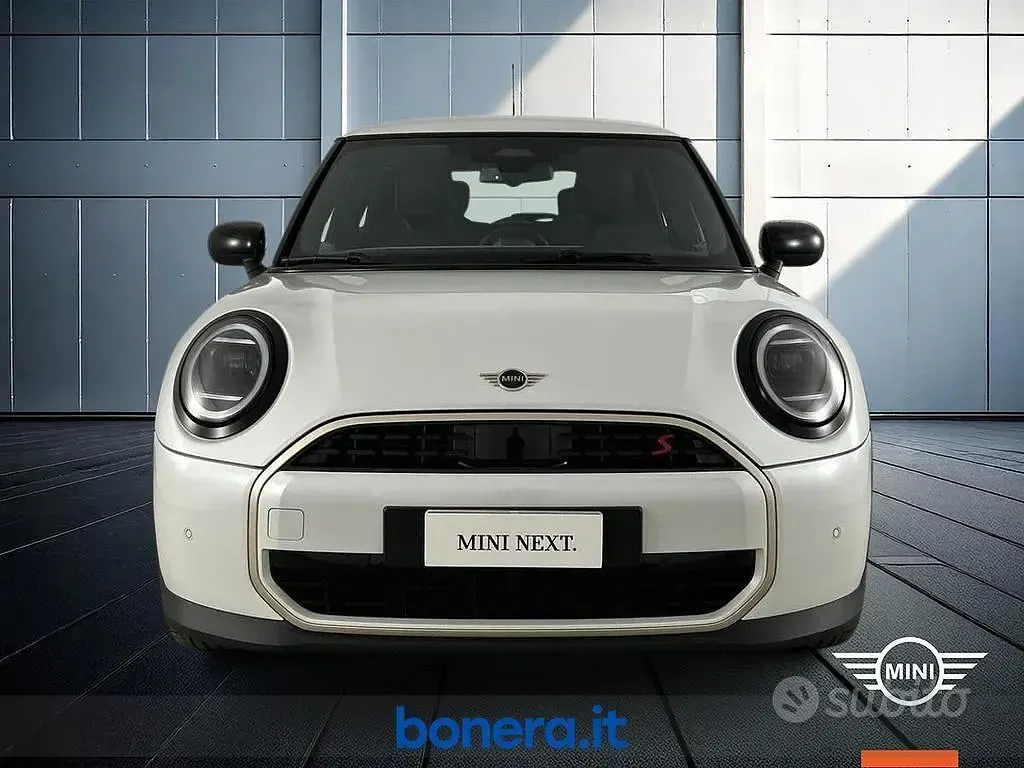 Occasion Mini Cooper Favoured 204 ch (150 kW) 2024 Blanc Citadine