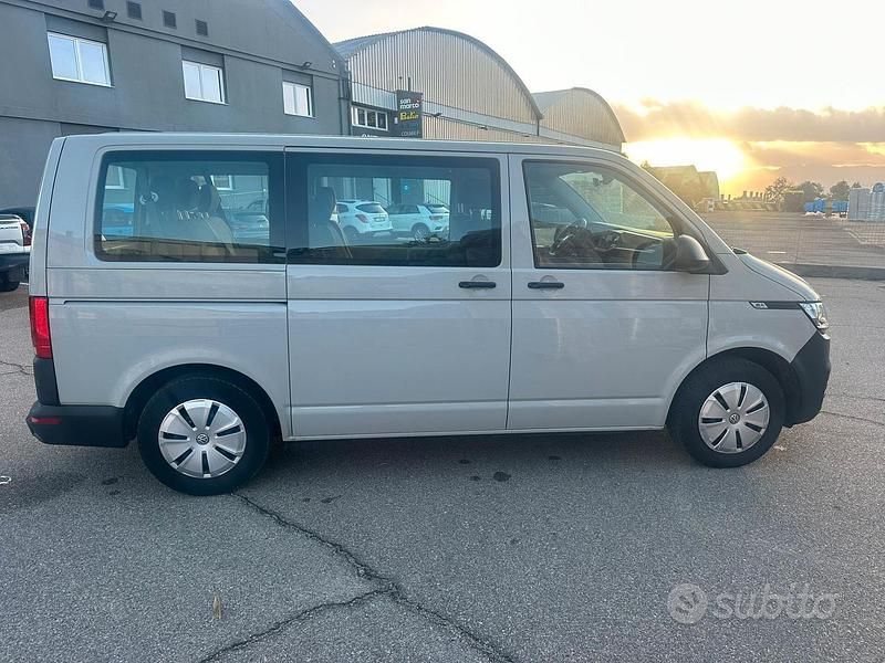 Usata VW Transporter 110 CV (80 kW) 2023 Beige Furgone