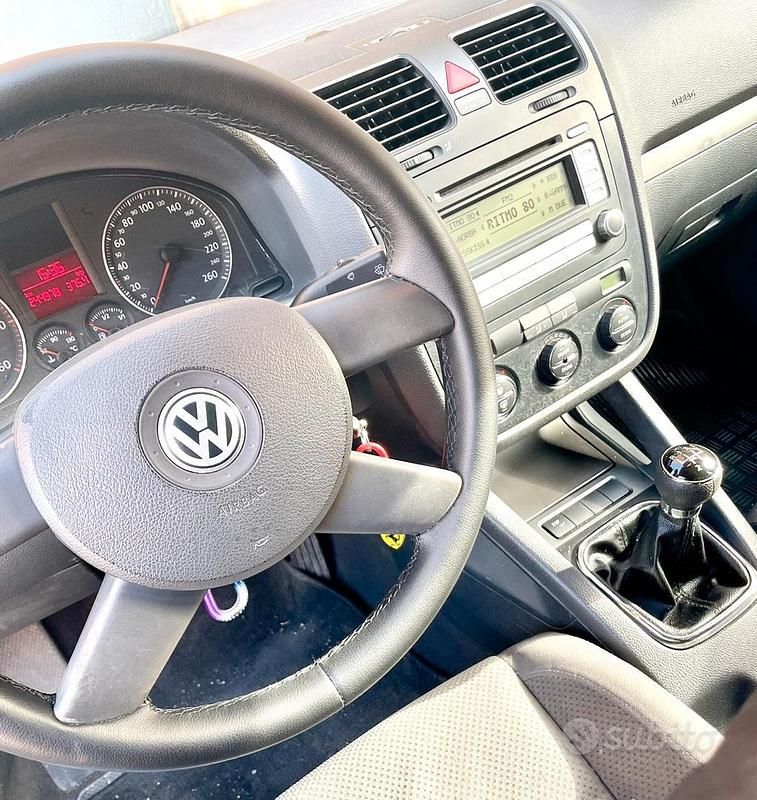 Usata VW Golf IV 2004 Blu Berlina