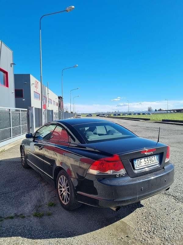 Usata Volvo C70 Summum 180 CV (132 kW) 2007 Nero Cabrio