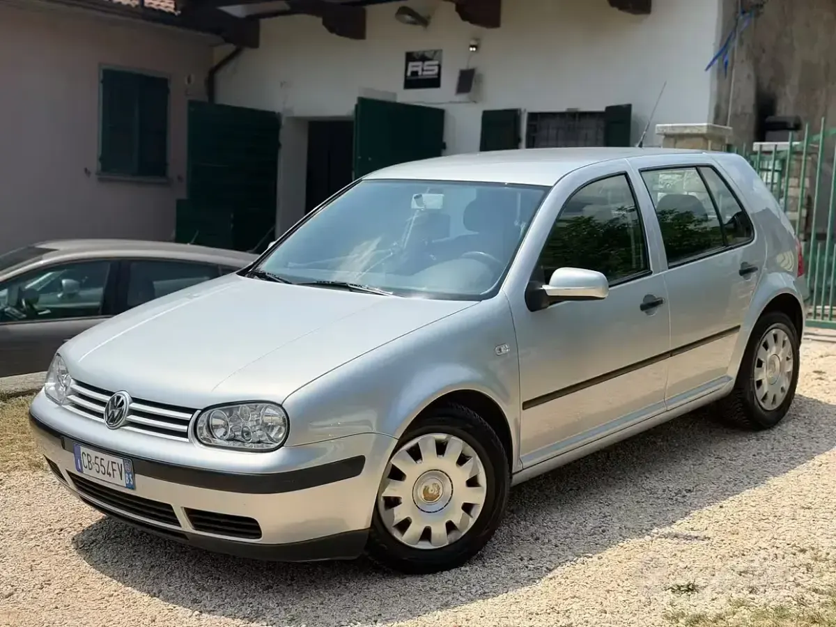 Usata VW Golf IV 116 CV (85 kW) 2002 Berlina