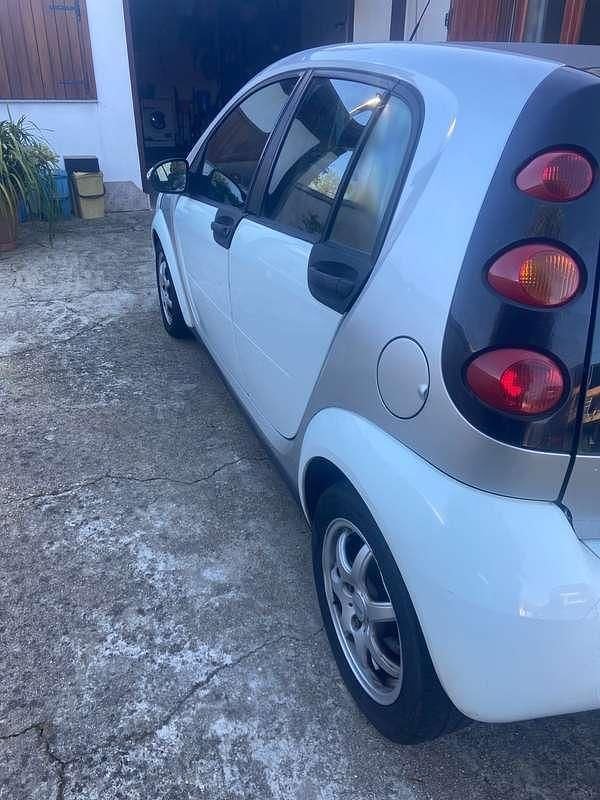 Usata Smart ForFour Pulse 68 CV (50 kW) 2006 Bianco Utilitaria