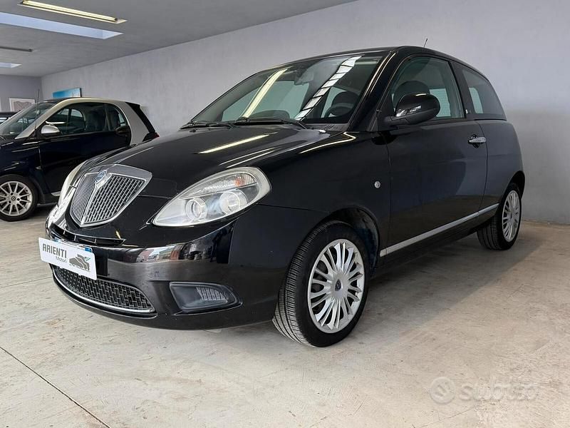 Usata Lancia Ypsilon 69 CV (50 kW) 2011 Nero Utilitaria