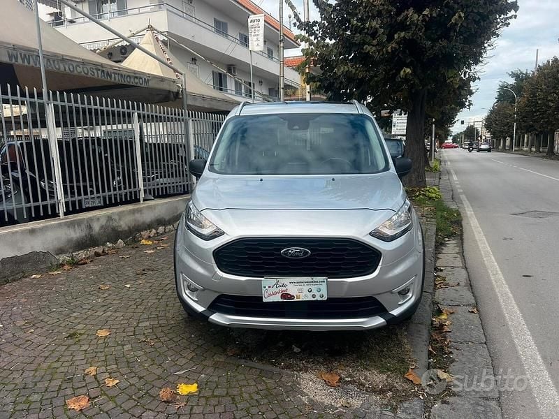 Usata Ford Tourneo Connect Active 120 CV (88 kW) 2022 Grigio Monovolume