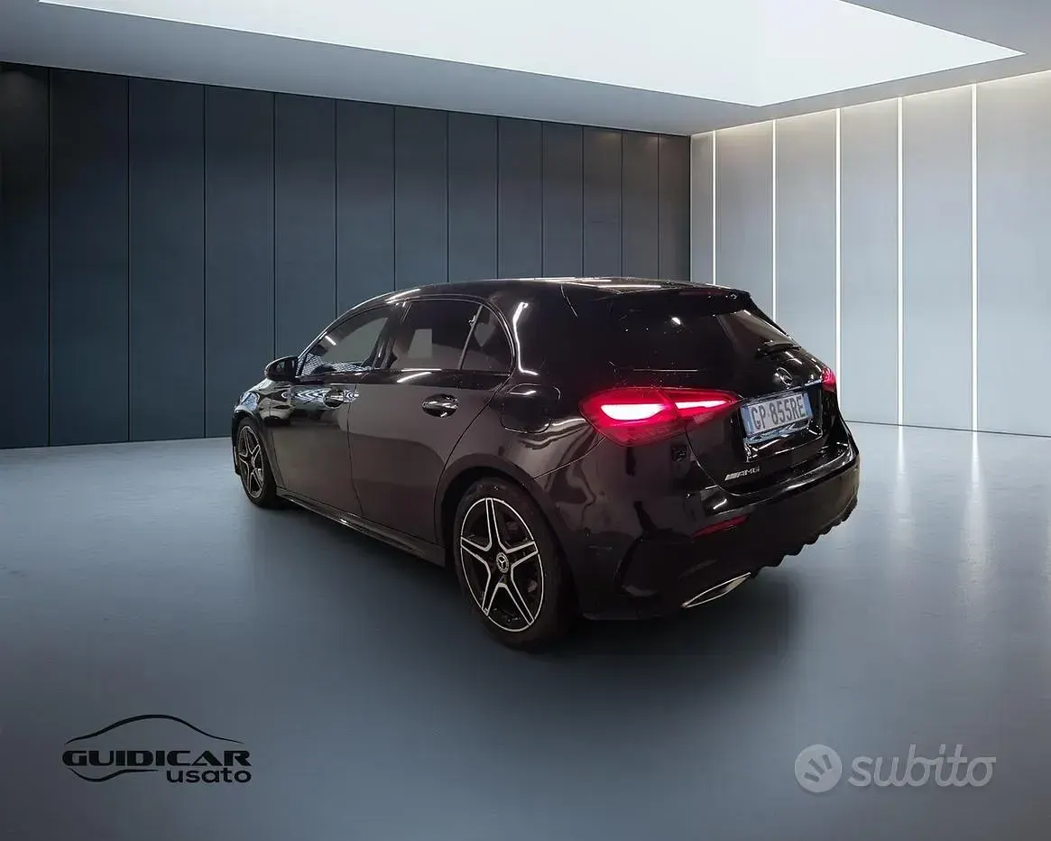 Usata Mercedes A180 AMG line 116 CV (85 kW) 2023 Nero Monovolume