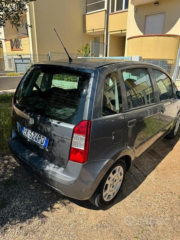 Usata Fiat Idea 95 CV (69 kW) 2011 Grigio Monovolume