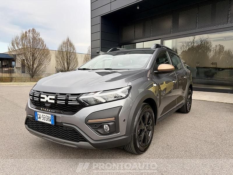 Usata Dacia Sandero Extreme 101 CV (74 kW) 2025 Grigio Berlina