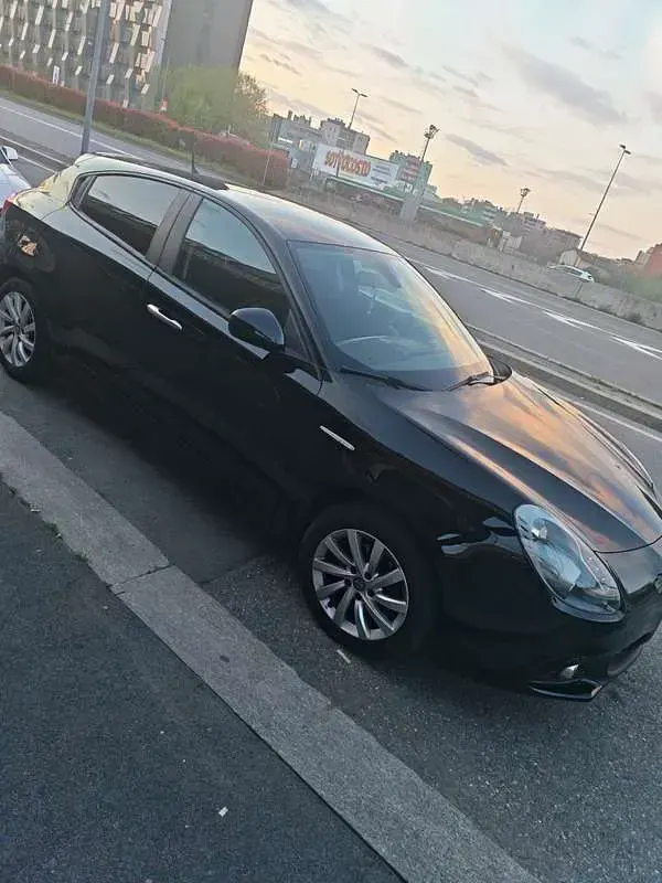 Usata Alfa Romeo Giulietta Distinctive 120 CV (88 kW) 2017 Utilitaria