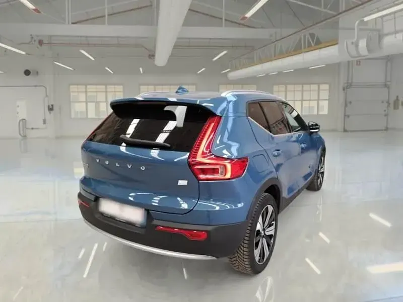 Usata Volvo XC40 Ultimate 129 CV (94 kW) 2023 Fjord blue metallizzato SUV