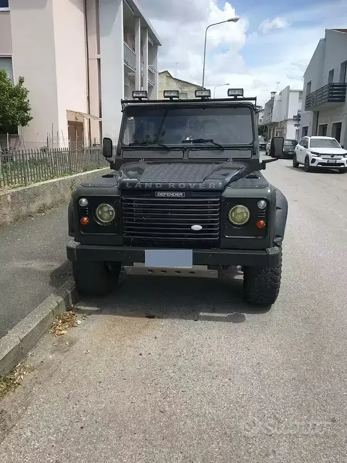 Usata Land Rover Defender 122 CV (89 kW) 1999 Station wagon