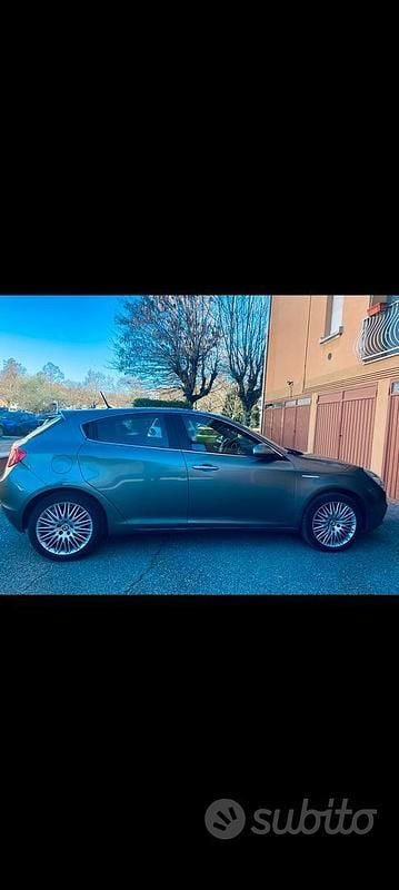Usata Alfa Romeo Giulietta 170 CV (125 kW) 2011 Grigio Utilitaria
