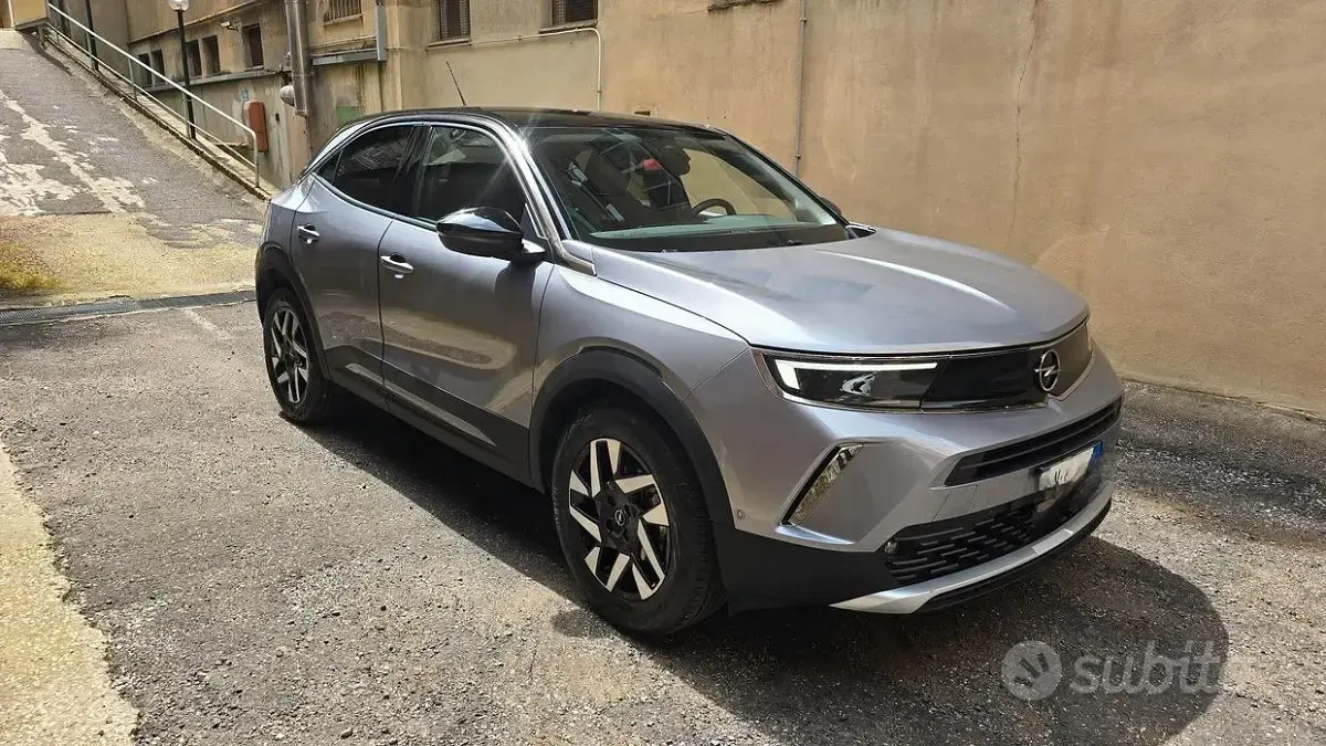 Usata Opel Mokka 101 CV (74 kW) 2023 Grigio SUV