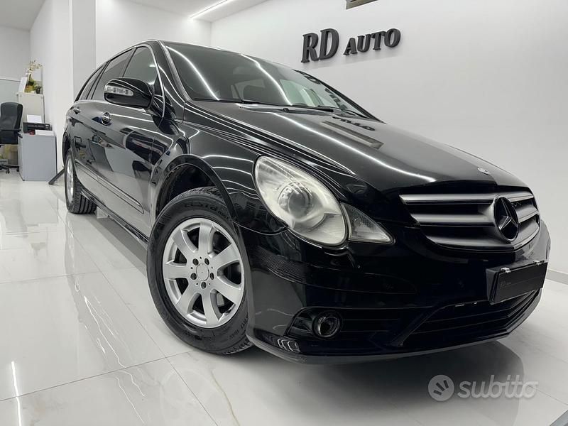 Usata Mercedes R320 224 CV (164 kW) 2007 Nero Monovolume