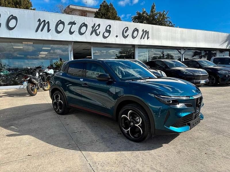 Nuova Alfa Romeo Junior Edizione Speciale 135 CV (99 kW) 2025 Nero SUV