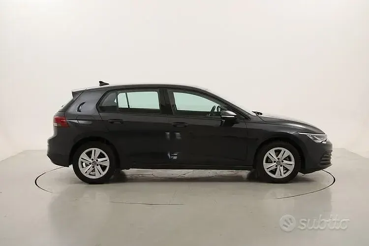 Usata VW Golf VIII Life 110 CV (80 kW) 2022 Grigio Berlina
