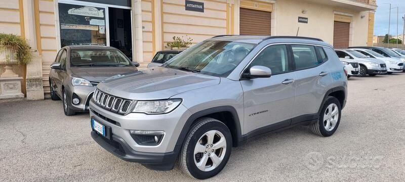 Grigio Usata 2019 Jeep Compass SUV | 17.500 € (Cara) - Immagine 1/4