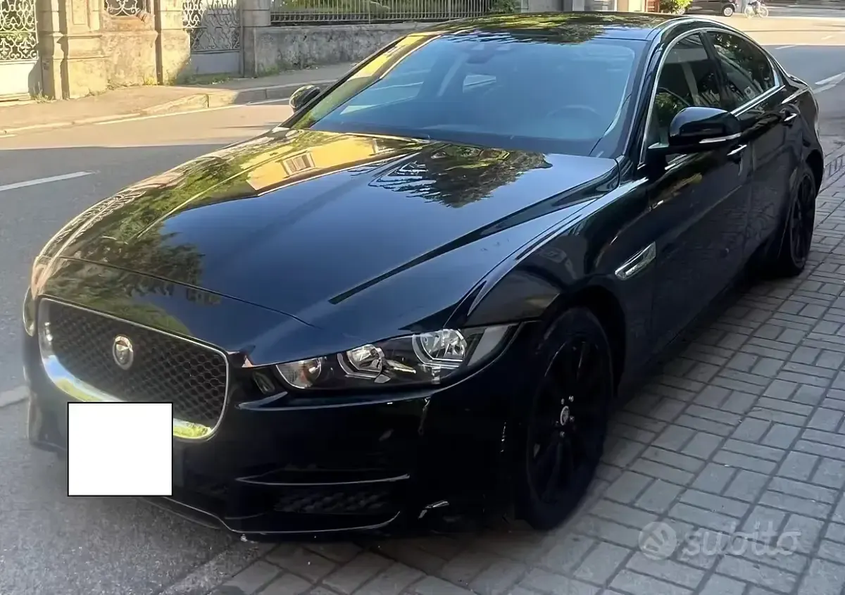 Usata Jaguar XE Portfolio 179 CV (131 kW) 2018 Nero Berlina