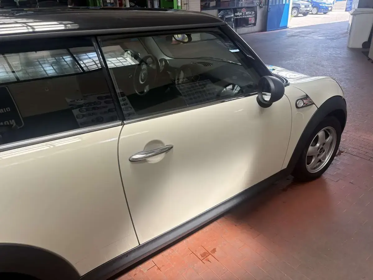 Usata Mini ONE 75 CV (55 kW) 2010 Beige Utilitaria
