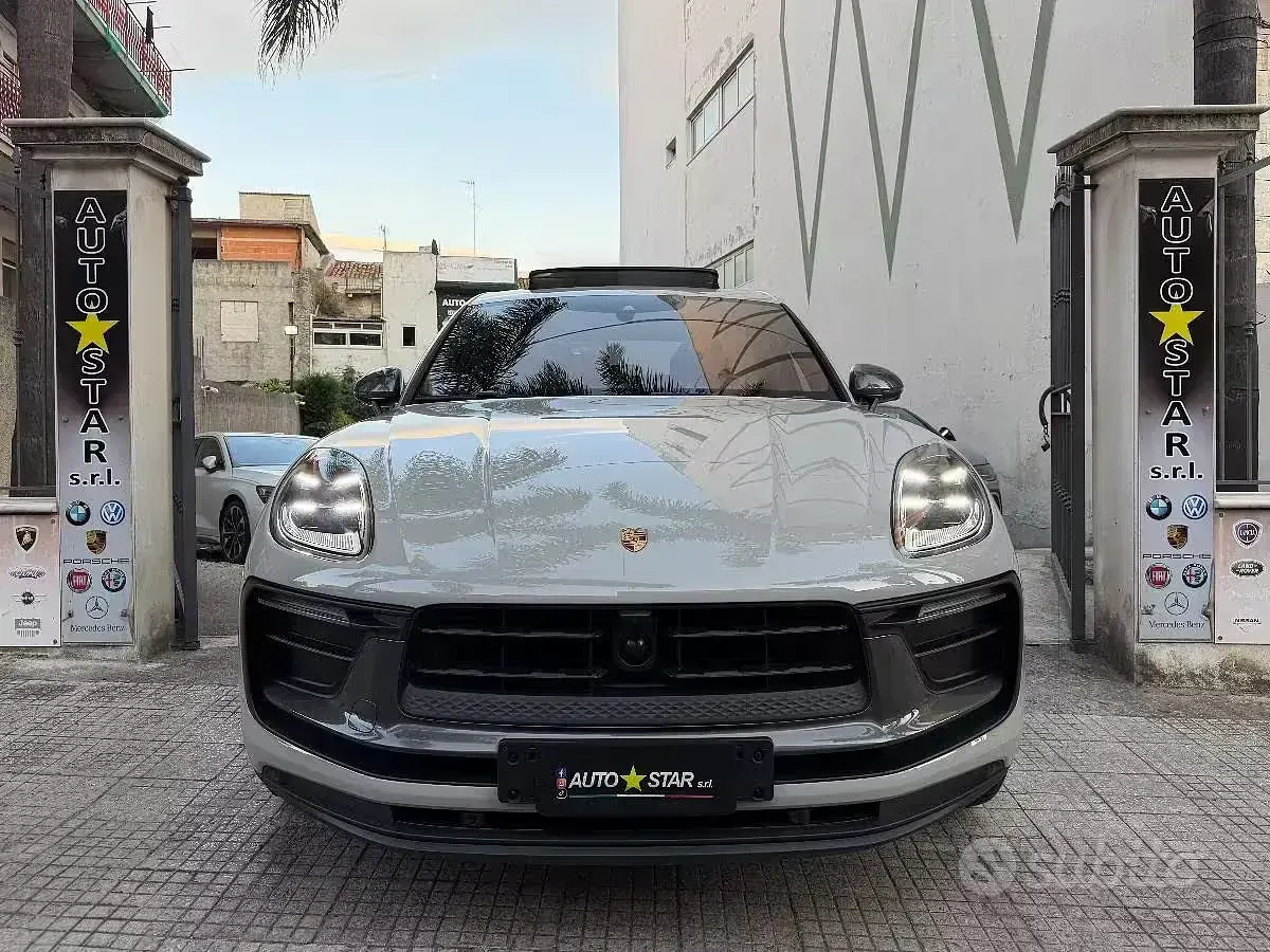 Usata Porsche Macan T 265 CV (194 kW) 2024 Grigio SUV
