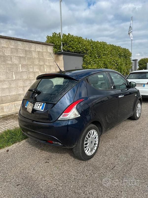 Usata Lancia Ypsilon 69 CV (50 kW) 2016 Utilitaria